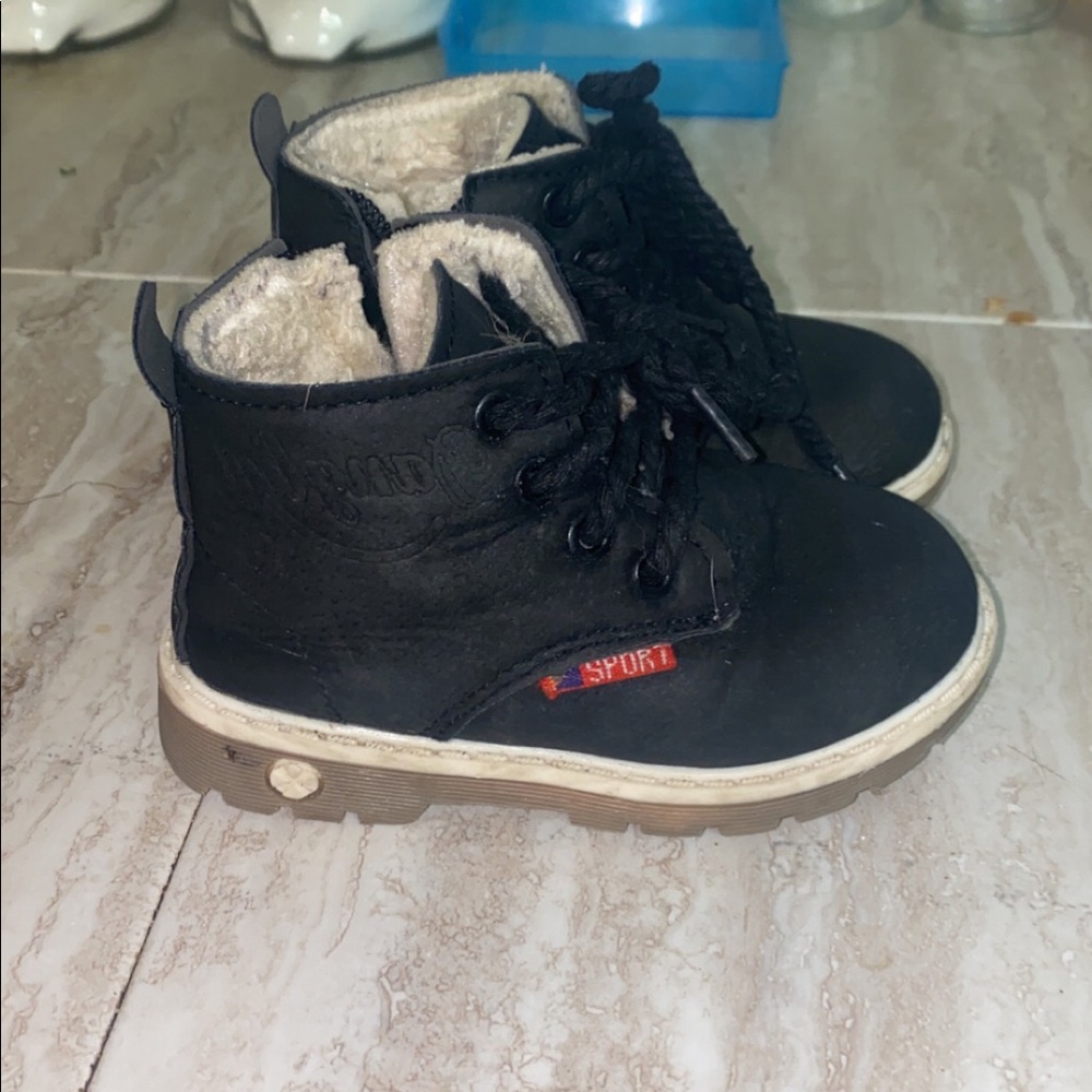Kids boots